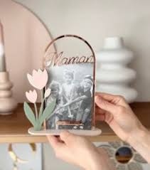 Personalized Acrylic Photo Frame – Arch Shape with Tulip Design